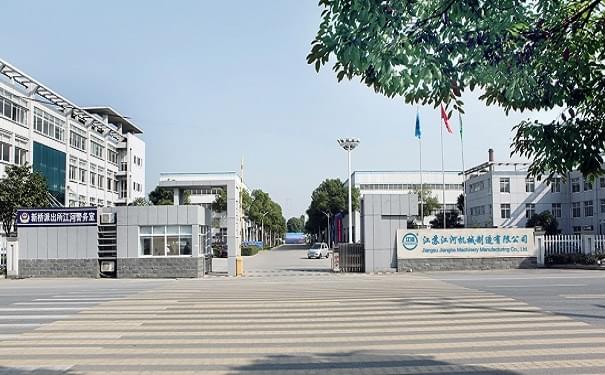 要想自蔓延陶瓷復(fù)合管內(nèi)襯平整，40年生產(chǎn)廠家建議您選擇內(nèi)徑≥DN70的哦